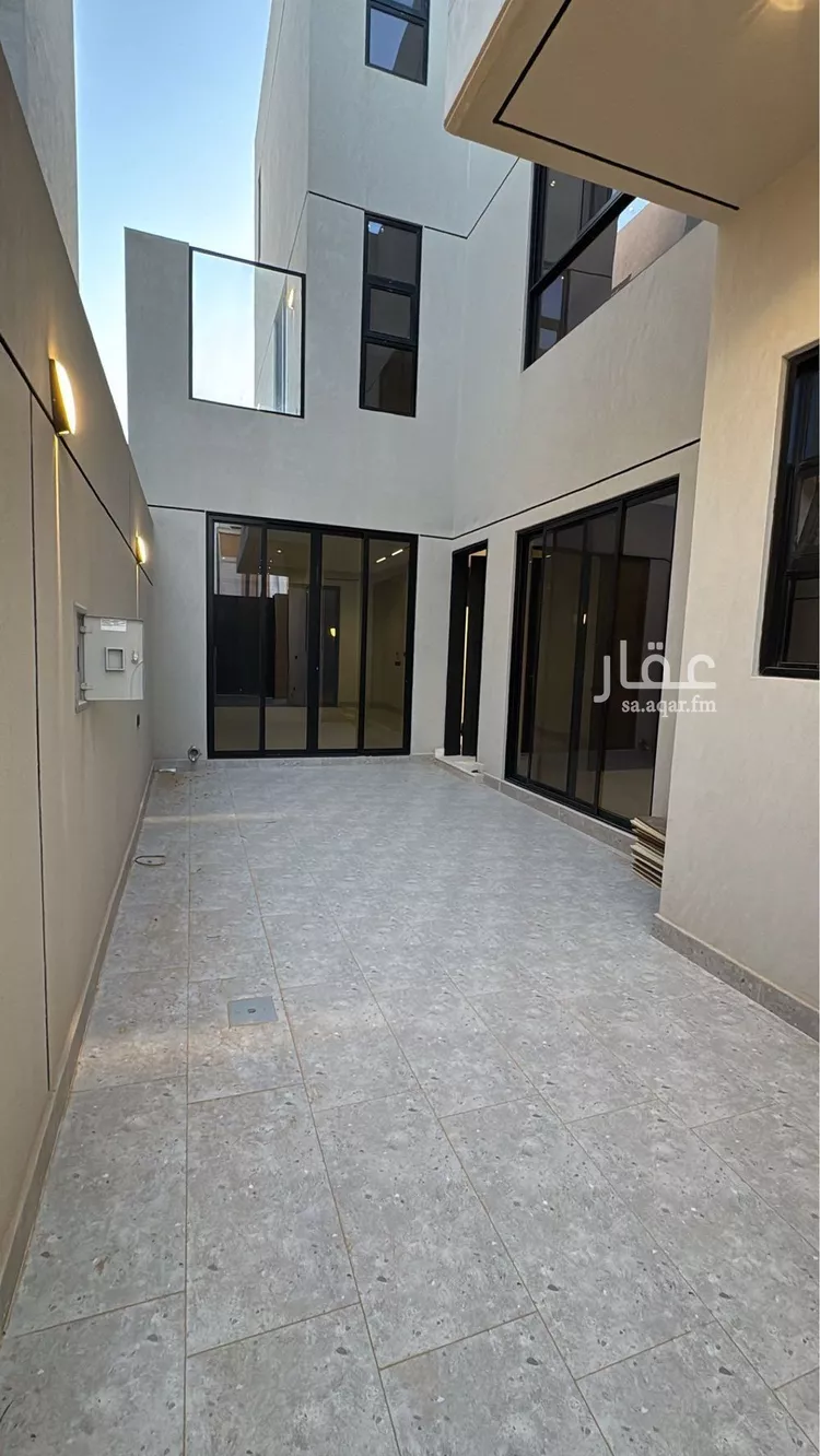 فيلا للبيع في شارع ابن اللبودي, حي المهدية, مدينة الرياض, منطقة الرياض صورة 2