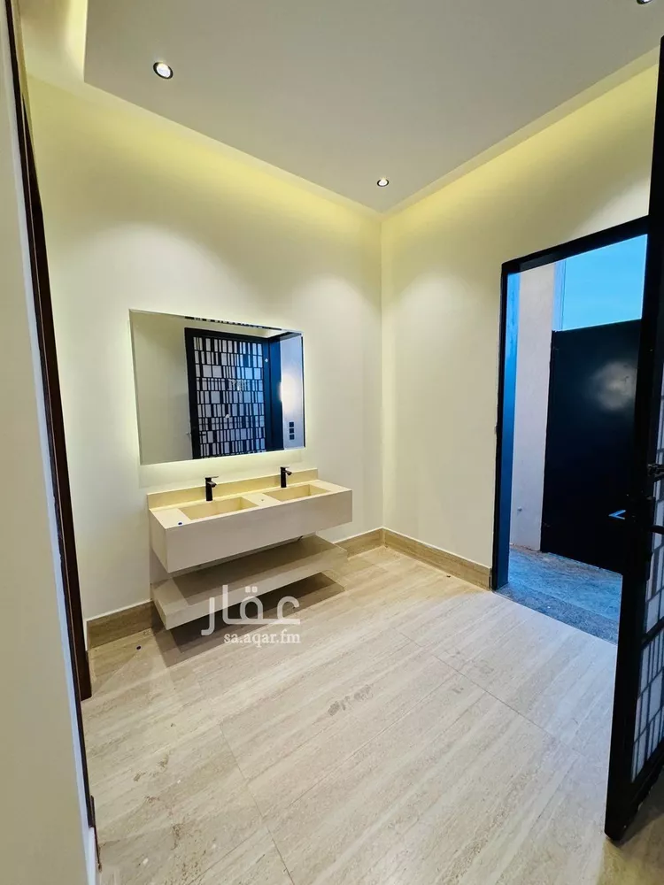 فيلا للبيع في شارع محمد بن عبدالرحمن ريس, حي المهدية, مدينة الرياض, منطقة الرياض صورة 4