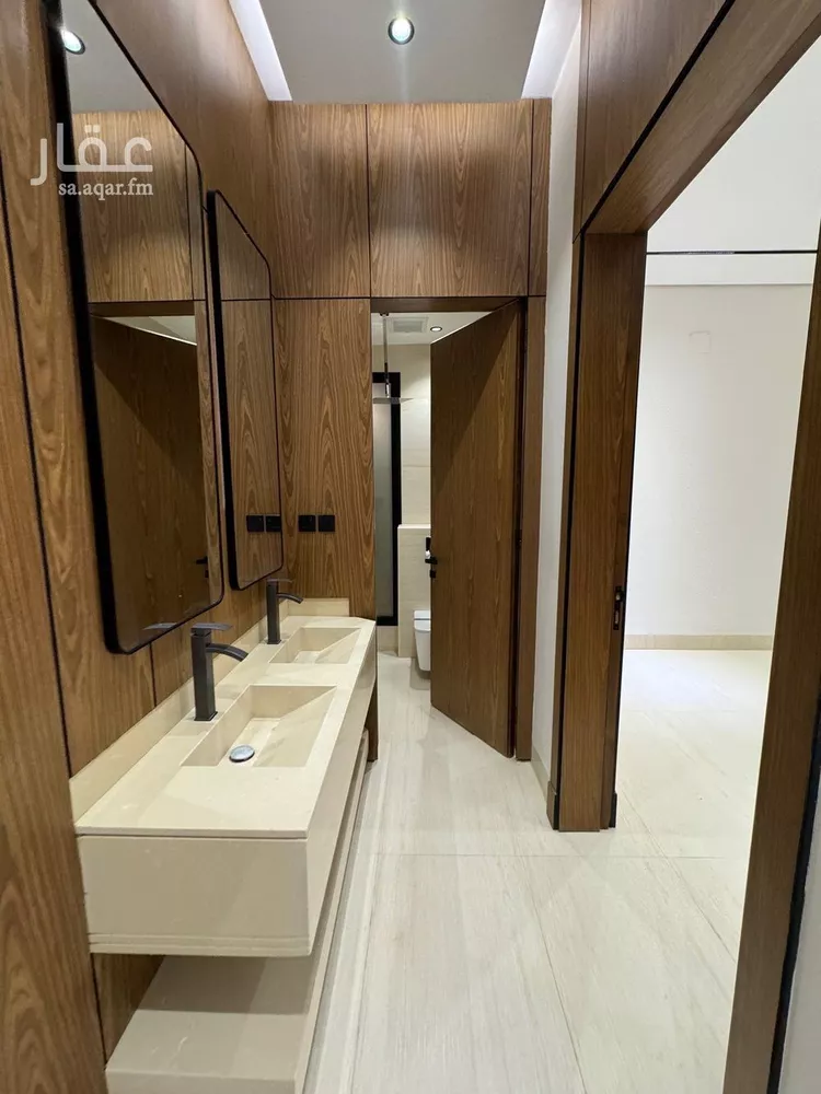 فيلا للبيع في شارع محمد بن عبدالرحمن ريس, حي المهدية, مدينة الرياض, منطقة الرياض صورة 3