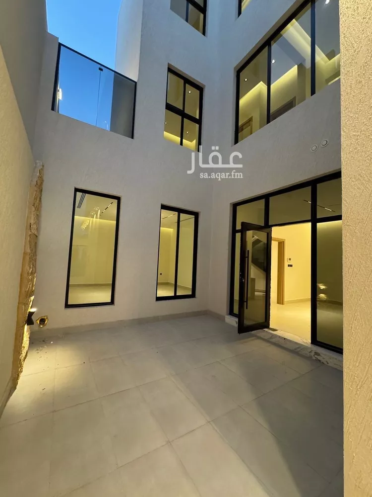 فيلا للبيع في شارع أحمد بن علي الشوائطي, حي المهدية, مدينة الرياض, منطقة الرياض صورة 2