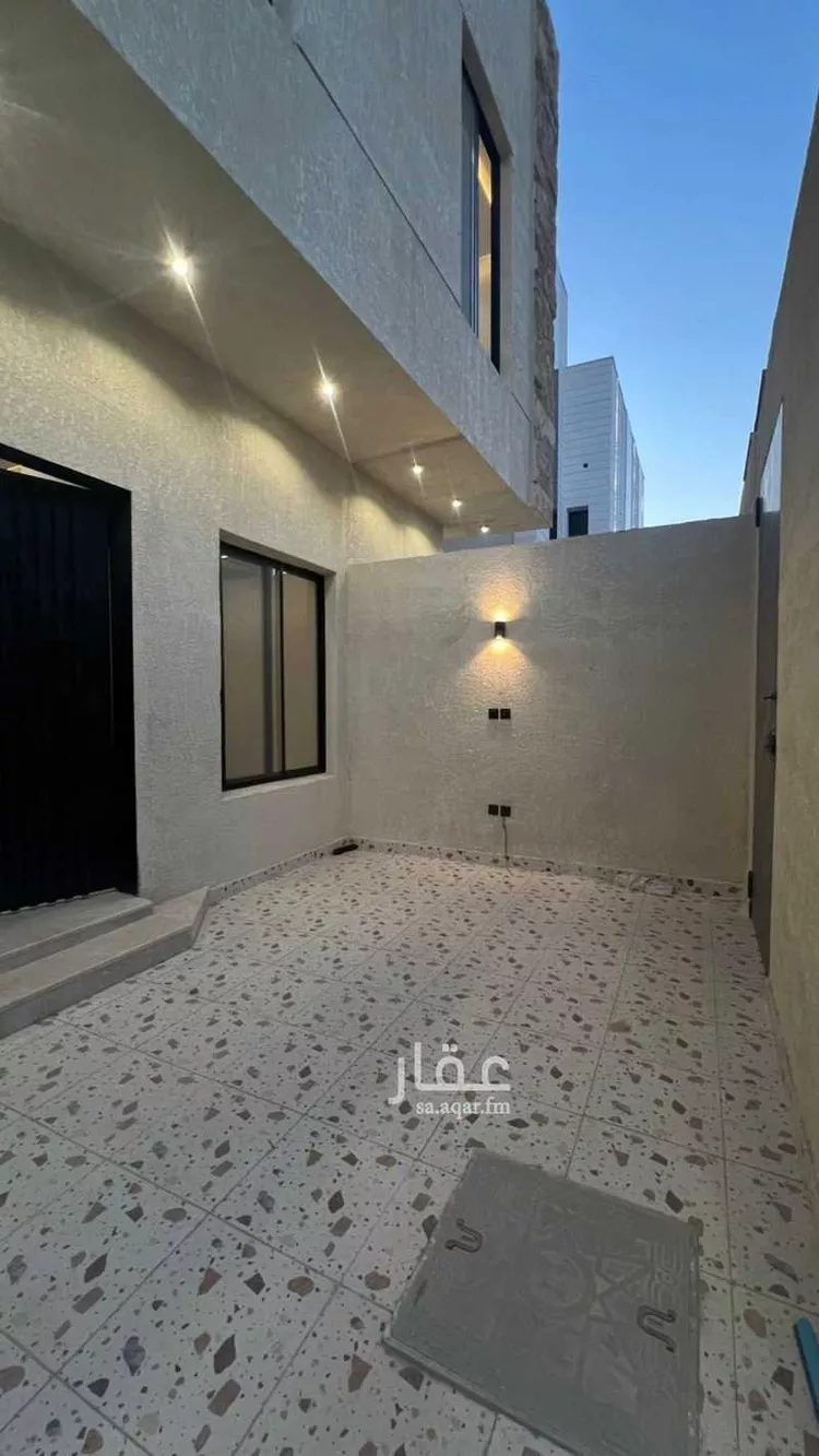 دور للبيع في شارع الشريشي, حي عكاظ, مدينة الرياض, منطقة الرياض صورة 3