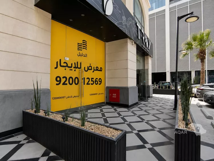 محل للإيجار في شارع الامير تركي, حي الكورنيش, مدينة الخبر, المنطقة الشرقية