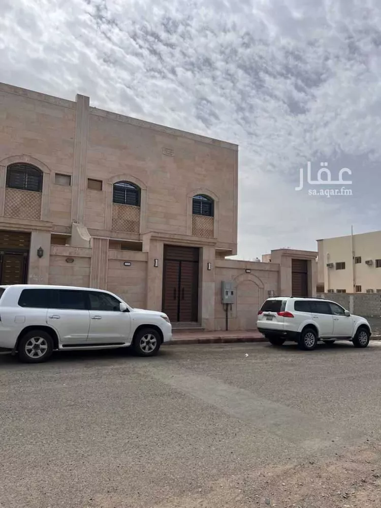 فيلا للبيع في شارع صيفى بن ساعده الانصاري, حي الملك فهد, مدينة المدينة المنورة, منطقة المدينة المنورة صورة 2