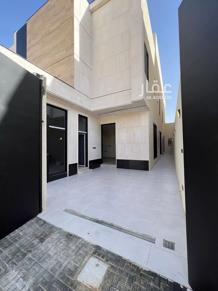 Floor for Sale in Riyadh Al Janadriyah 6