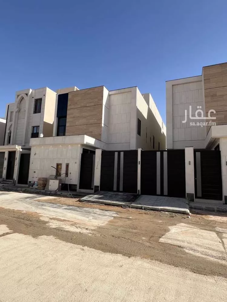 Floor for Sale in Riyadh Al Janadriyah 8