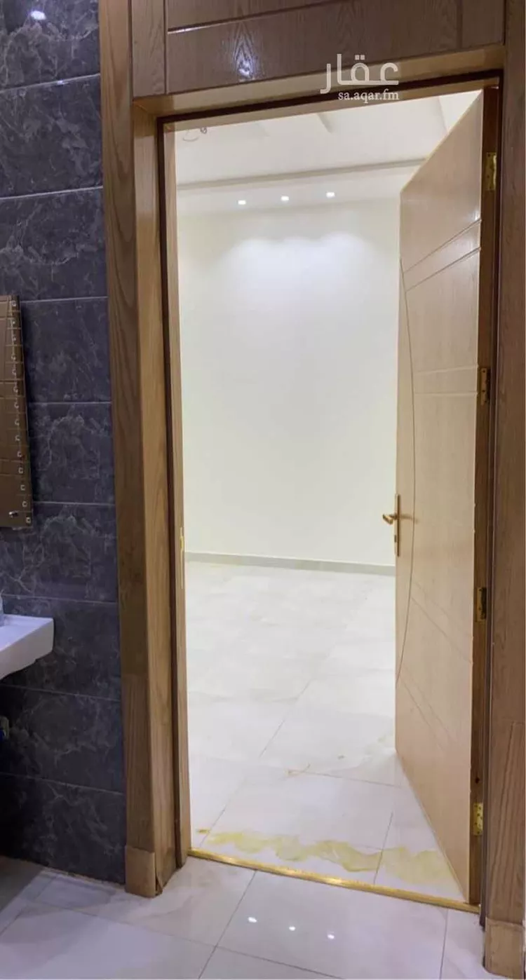شقة للإيجار في شارع حسن سعيد المخرج, حي المعيزيلة, مدينة الرياض, منطقة الرياض صورة 3