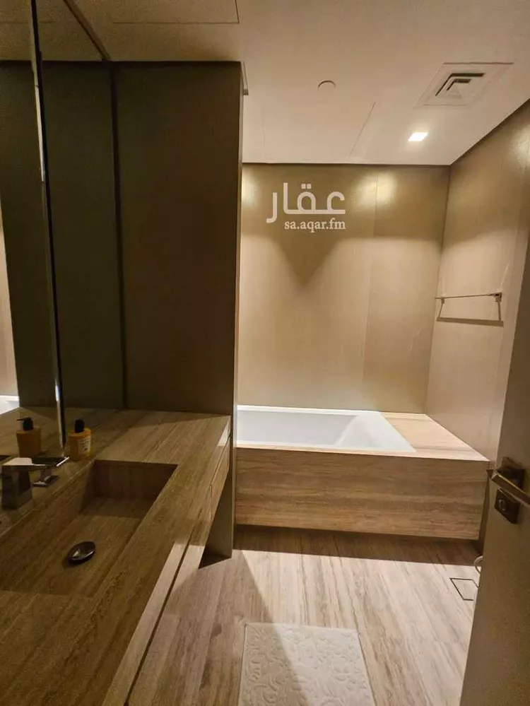 شقة للبيع في شارع الملك فهد الفرعي, حي العليا, مدينة الرياض, منطقة الرياض 15