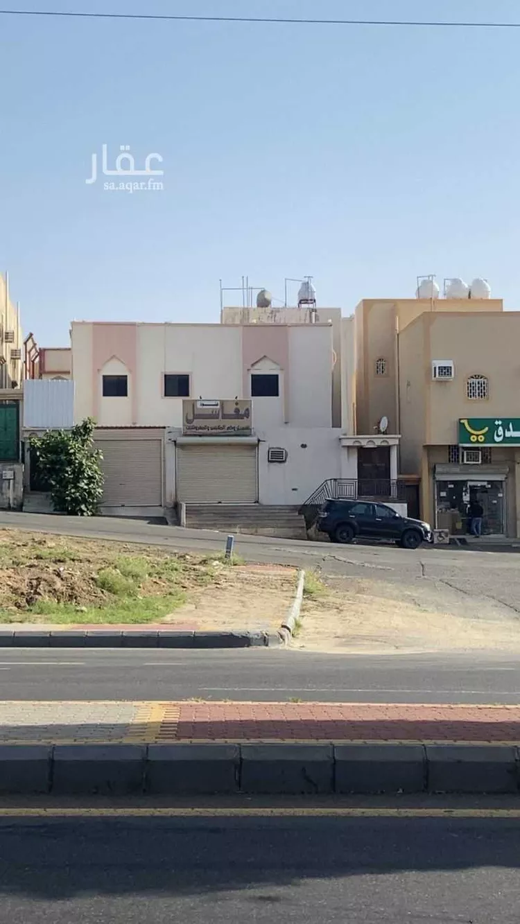 عمارة للبيع في شارع عبد الوهاب بن عزام, حي المعمورة, مدينة خميس مشيط, منطقة عسير
