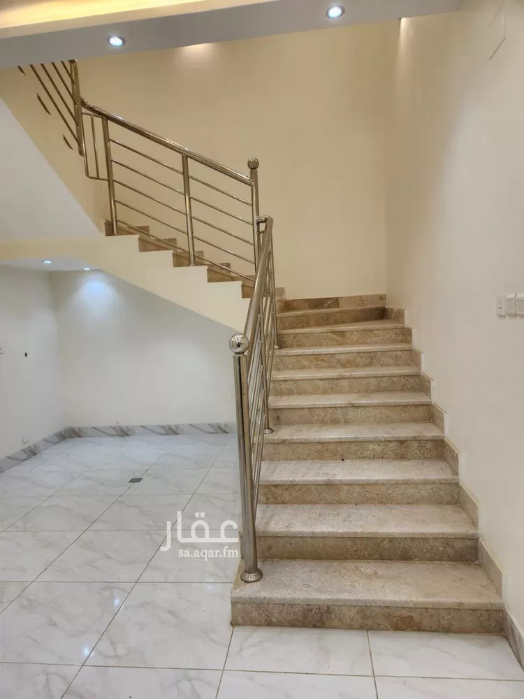 فيلا للبيع في شارع سفيان بن الحكم, حي الجامعيين, مدينة خميس مشيط, منطقة عسير صورة 5