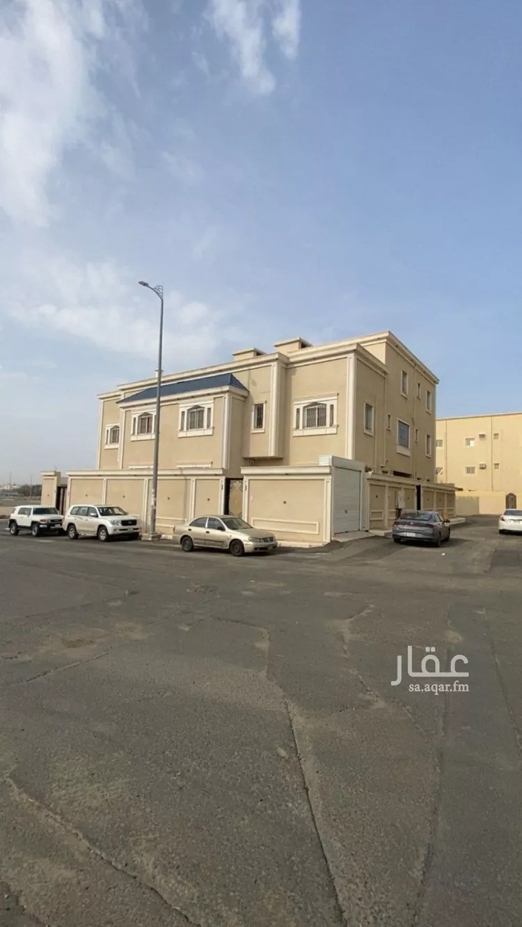 فيلا للبيع في شارع عبدالرحمن القحطاني, حي نشوان, مدينة خميس مشيط, منطقة عسير صورة 3