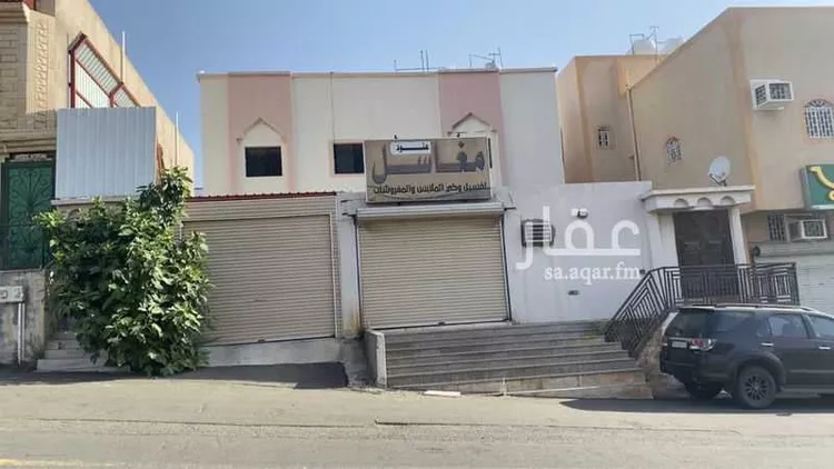 عمارة للبيع في شارع عبد الوهاب بن عزام, حي المعمورة, مدينة خميس مشيط, منطقة عسير صورة 2