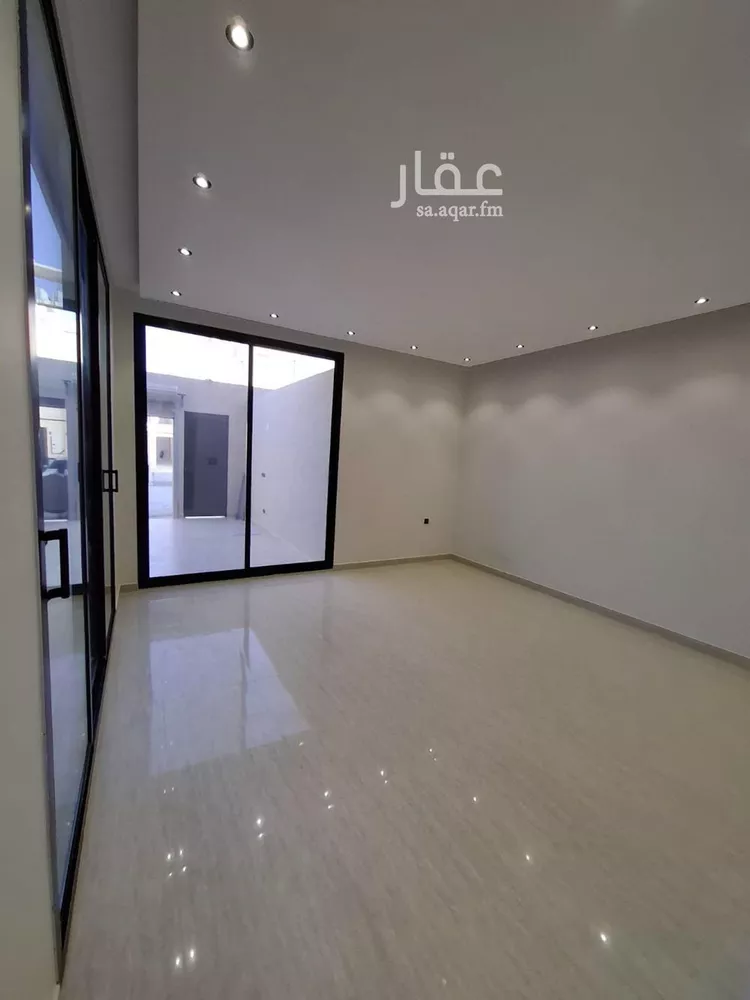 دور للبيع في شارع يونس بن عمر, حي عكاظ, مدينة الرياض, منطقة الرياض صورة 3
