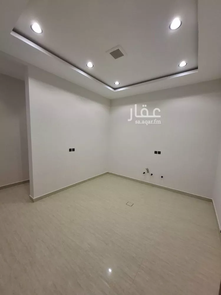 دور للبيع في شارع يونس بن عمر, حي عكاظ, مدينة الرياض, منطقة الرياض صورة 4