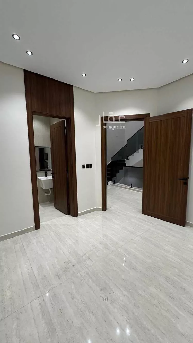 Villa for Sale in Dammam King Fahd 18