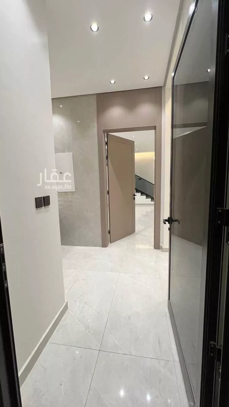 فيلا للبيع في شارع سنان بن عمرو, حي ضاحية الملك فهد, مدينة الدمام, المنطقة الشرقية صورة 4