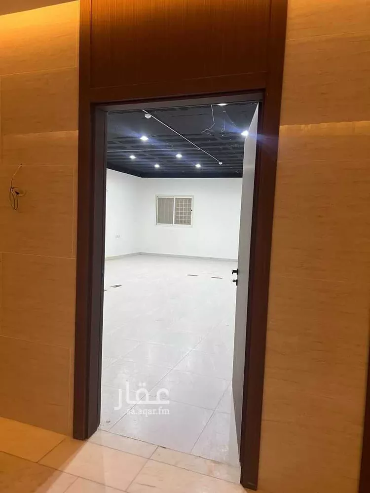 مكتب تجاري للإيجار في شارع سعود بن عبدالعزيز بن محمد الفرعي, حي الملك فهد, مدينة الرياض, منطقة الرياض صورة 4