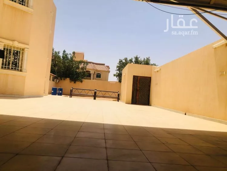 فيلا للبيع في شارع ابي حاتم بن محمد ، حي الخالدية - الدرعية ، الرياض ، الدرعية صورة 3