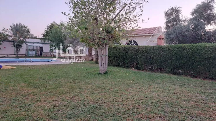 استراحة للبيع في شارع عقرباء 235 ، العيينة ، الدرعية