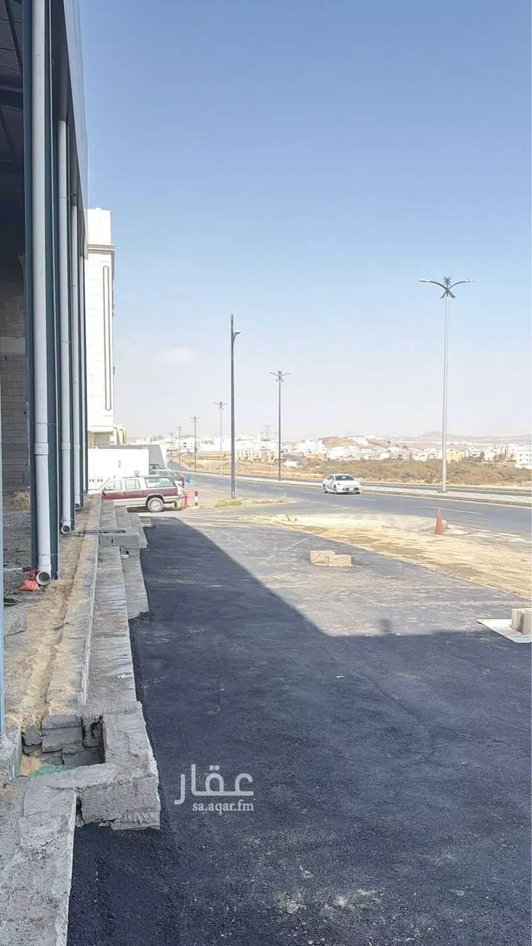 محل للإيجار في شارع روضة التنهات ، حي المحالة ، لعصان ، منطقة عسير صورة 3