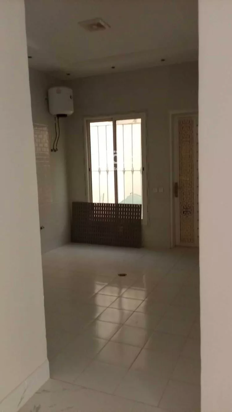 فيلا للإيجار في شارع كريم الدين البرموني ، حي عريض ، الرياض ، منطقة الرياض صورة 3