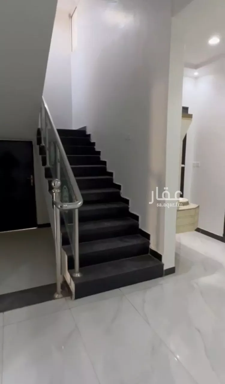 فيلا للبيع في شارع سليمان السحيمي, حي عكاظ, مدينة الرياض, منطقة الرياض صورة 3