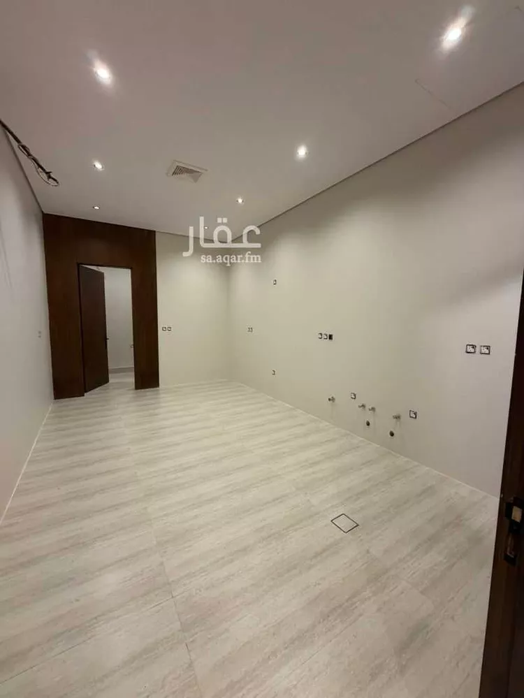 Floor for Sale in Riyadh An Narjis 8
