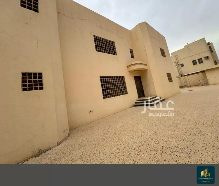 فيلا للبيع في شارع أبي القاسم الشاطبي, حي العريجاء الغربي, مدينة الرياض, منطقة الرياض صورة 3