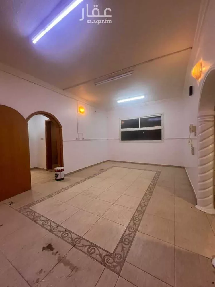 فيلا للإيجار في شارع أبي الحلفاء, حي ظهرة البديعة, مدينة الرياض, منطقة الرياض صورة 3