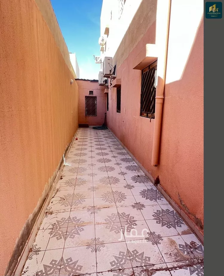 فيلا للبيع في شارع محمد الشارعي, حي العريجاء الأوسط, مدينة الرياض, منطقة الرياض صورة 5