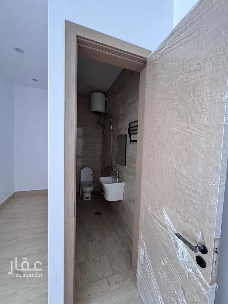 Shop for Rent in Riyadh Al Khaleej صورة 3