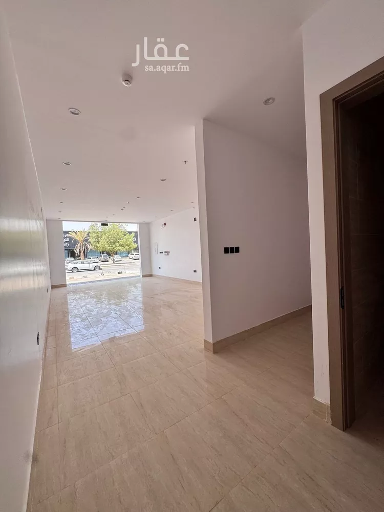 Shop for Rent in Riyadh Al Khaleej صورة 5