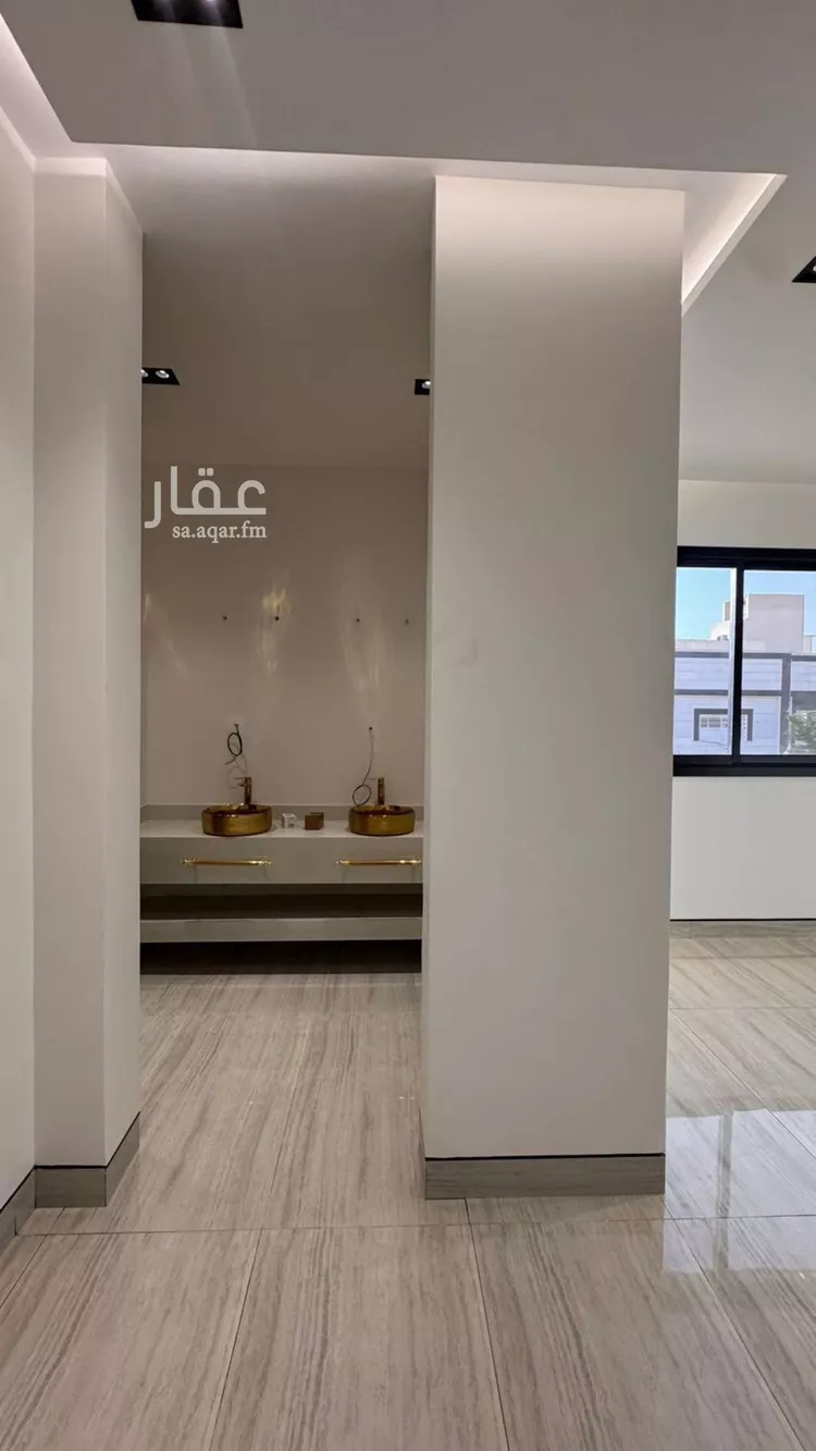 دور للبيع في شارع علي قدس, حي القادسية, مدينة الرياض, منطقة الرياض 21