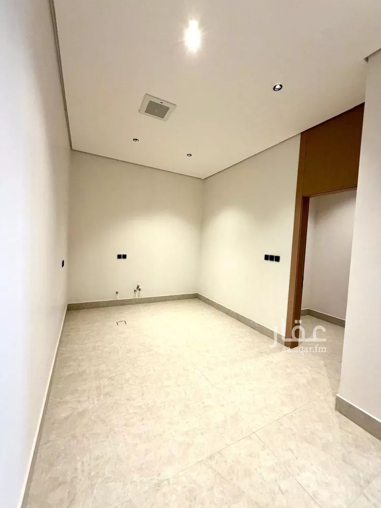 Floor for Sale in Riyadh Al Munsiyah 7