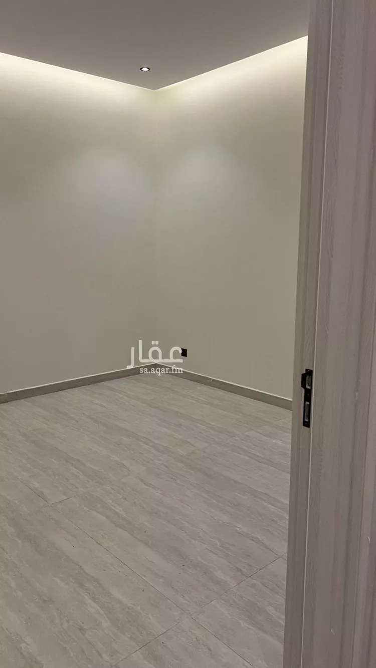 فيلا للبيع في شارع علي بن أبي طاهر, حي الرمال, مدينة الرياض, منطقة الرياض صورة 4