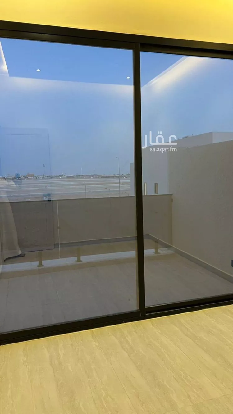 فيلا للبيع في شارع علي بن أبي طاهر, حي الرمال, مدينة الرياض, منطقة الرياض صورة 2