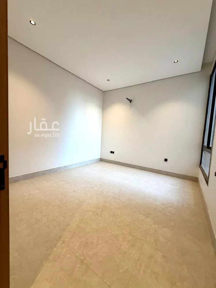 Floor for Sale in Riyadh Al Munsiyah 15