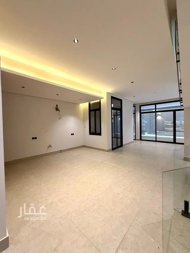 Floor for Sale in Riyadh Al Munsiyah 7