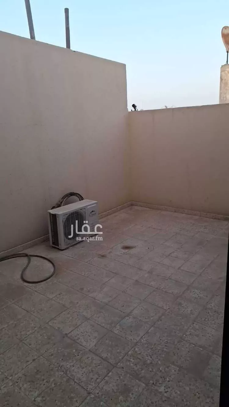 فيلا للإيجار في شارع أحمد الزنجاني, حي شبرا, مدينة الرياض, منطقة الرياض 12