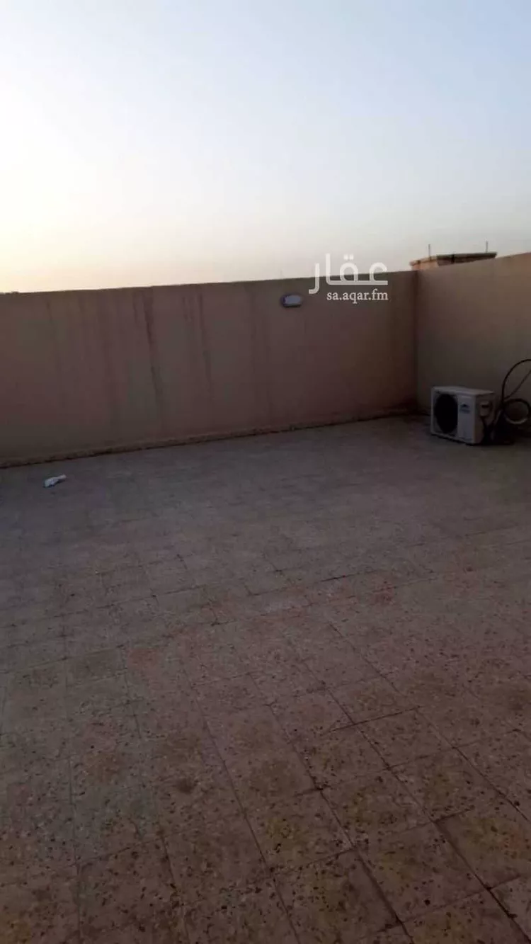 فيلا للإيجار في شارع أحمد الزنجاني, حي شبرا, مدينة الرياض, منطقة الرياض 15