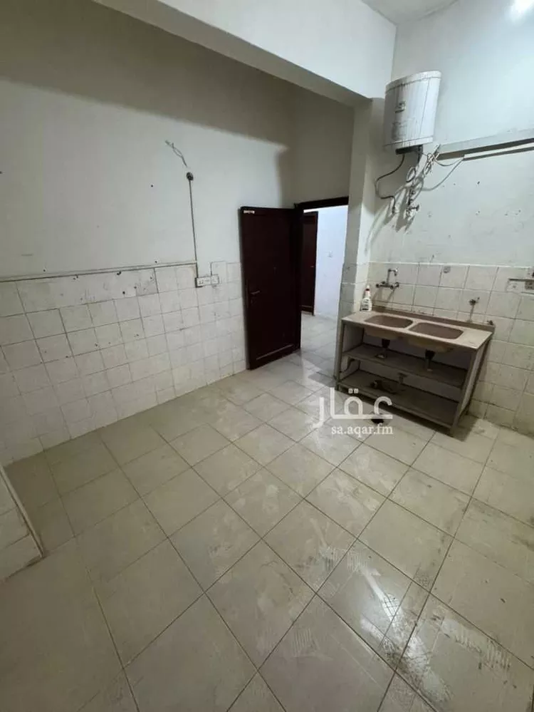 فيلا للإيجار في شارع الفراء, حي شبرا, مدينة الرياض, منطقة الرياض صورة 3