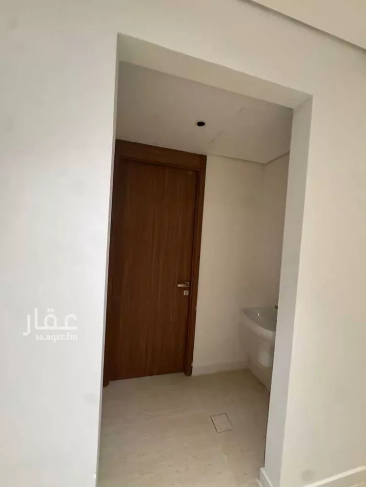 فيلا للإيجار في شارع الامير فيصل بن بندر بن عبدالعزيز الفرعي ، حي مطار الملك خالد الدولي ، الرياض ، منطقة الرياض صورة 4