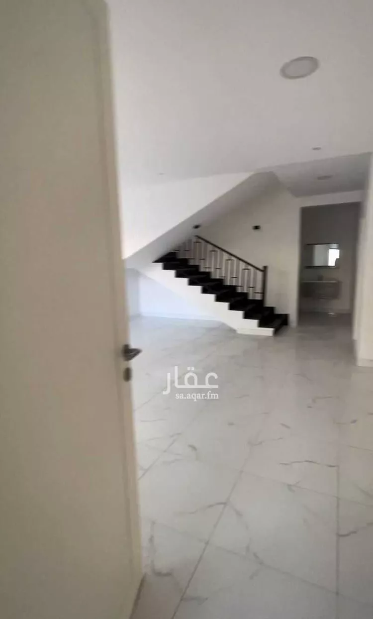 فيلا للبيع في شارع عبدالرحمن ابراهيم الربيعي, حي المصيف, مدينة عنيزه, منطقة القصيم صورة 4