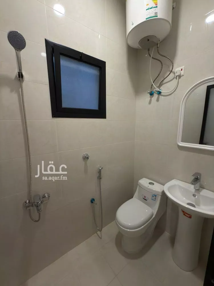 شقة للإيجار في شارع عنيزة, حي الثقبة, مدينة الخبر, المنطقة الشرقية 7
