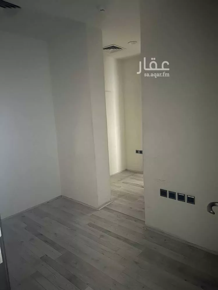 مكتب تجاري للإيجار في شارع طريق الثمامة, حي الياسمين, مدينة الرياض, منطقة الرياض 6
