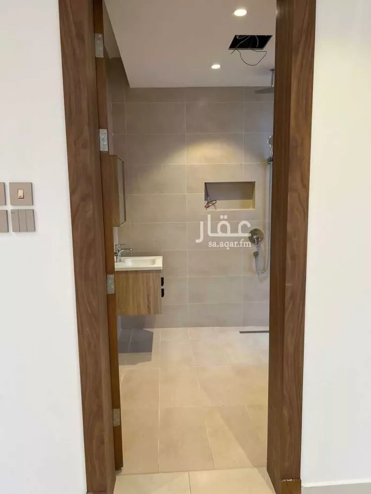 فيلا للبيع في شارع مسلم بن عبيدالله, حي العارض, مدينة الرياض, منطقة الرياض 12