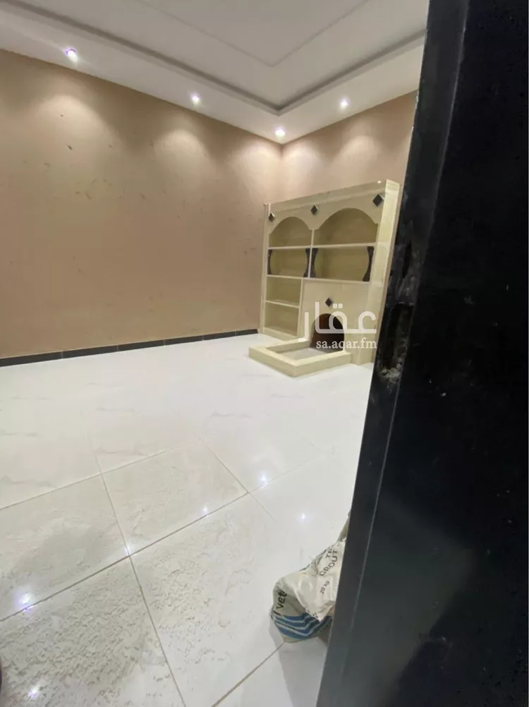 فيلا للبيع في شارع يعقوب بن أبي الفضل, حي عكاظ, مدينة الرياض, منطقة الرياض صورة 3