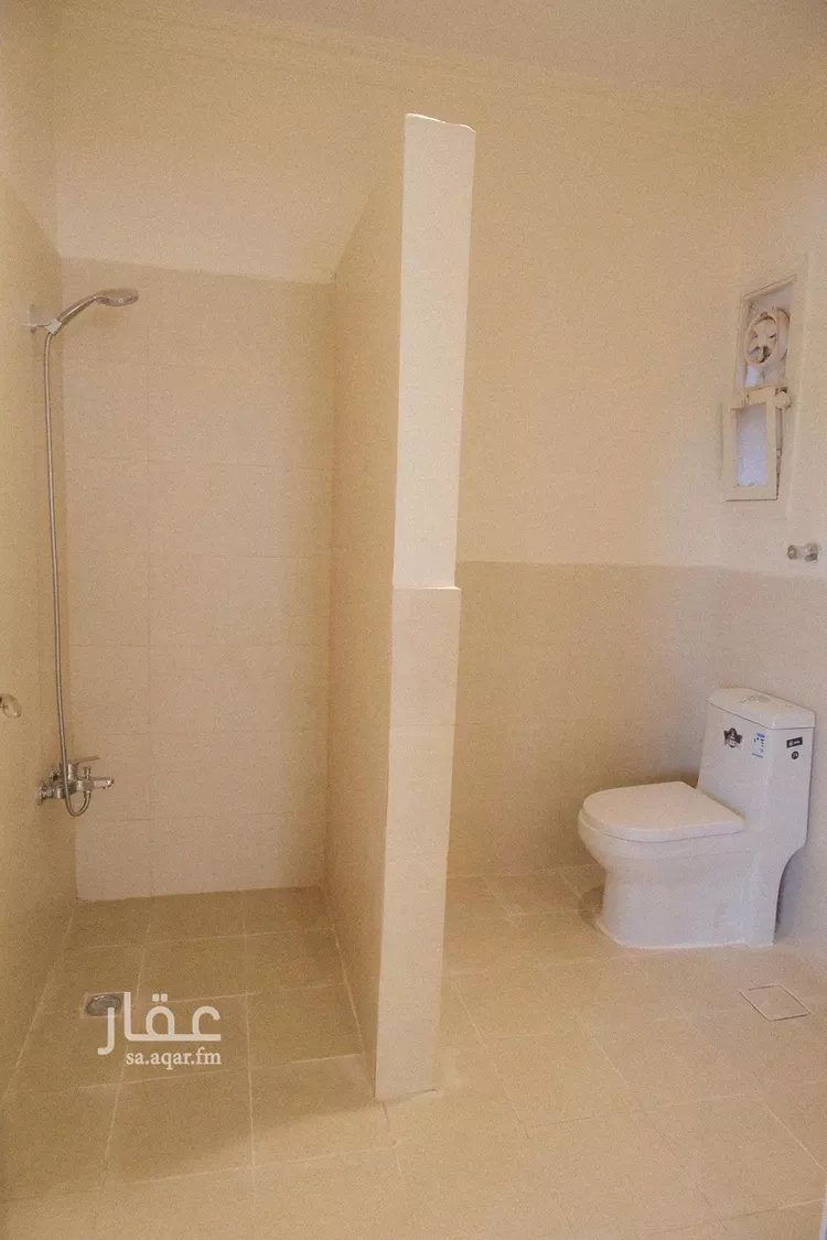 فيلا للإيجار في شارع الأرطاوية, حي المصيف, مدينة الرياض, منطقة الرياض صورة 5