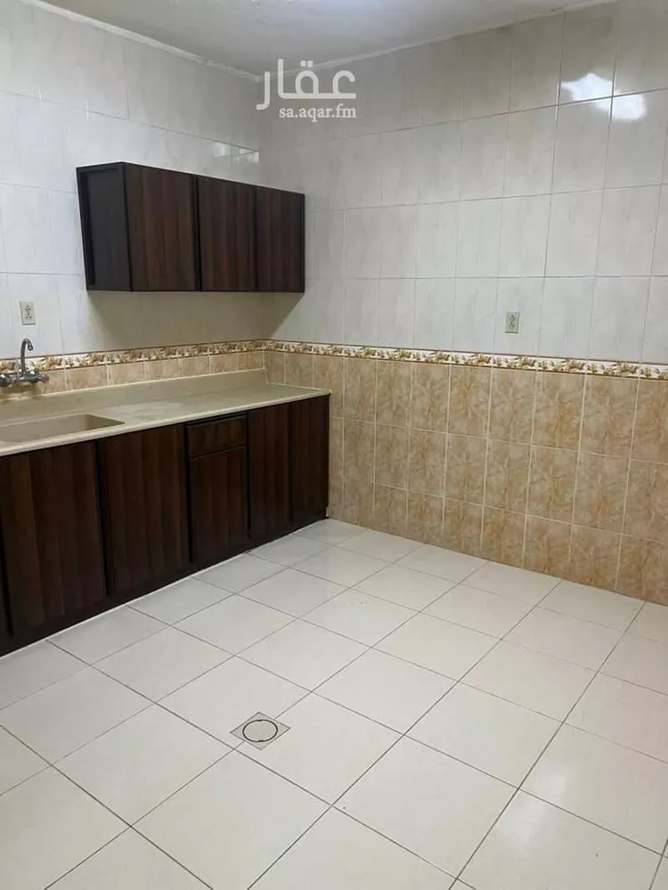 عمارة للإيجار في شارع الامير احمد ابن عبدالعزيز, حي مدينة العمال, مدينة الخبر, المنطقة الشرقية صورة 5