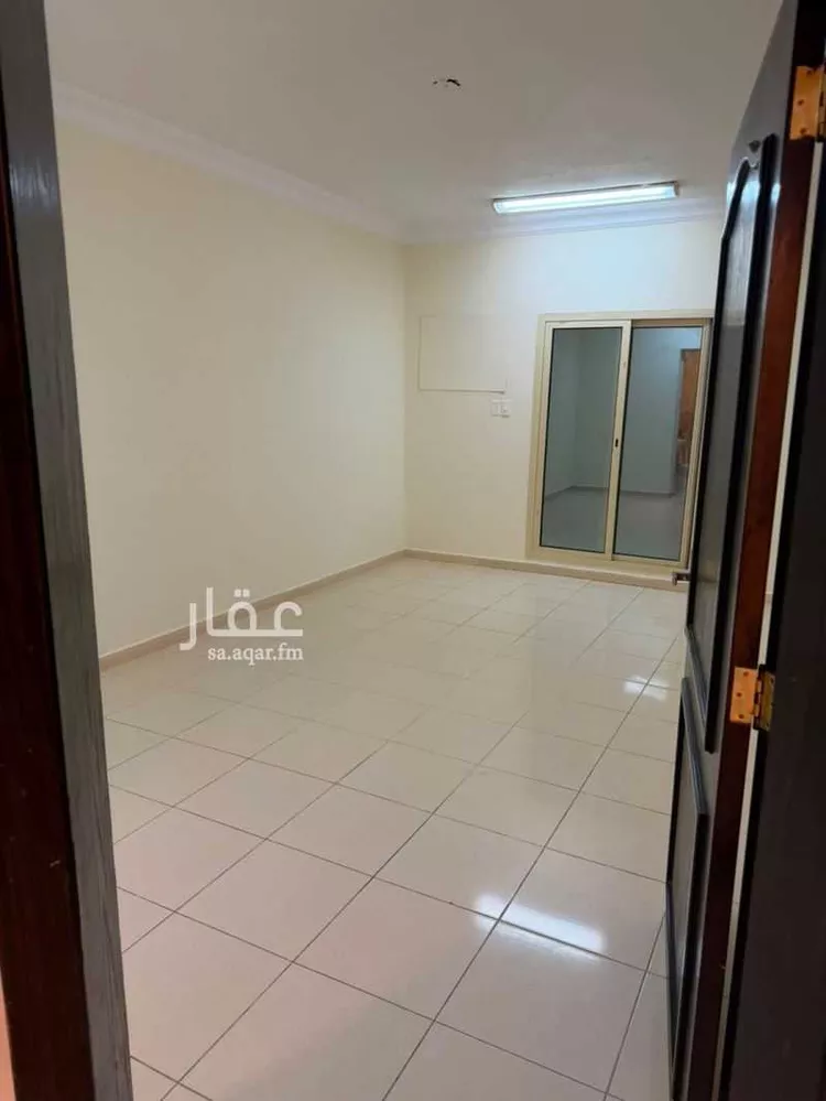 عمارة للإيجار في شارع الامير احمد ابن عبدالعزيز, حي مدينة العمال, مدينة الخبر, المنطقة الشرقية صورة 5