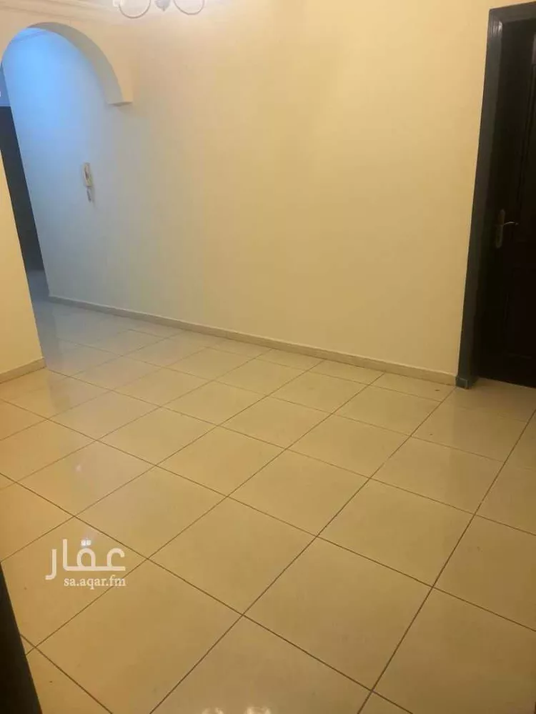 عمارة للإيجار في شارع الثاني والعشرون, حي العقربية, مدينة الخبر, المنطقة الشرقية صورة 2